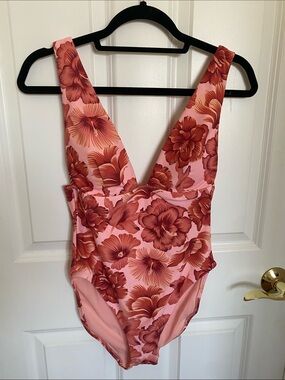 NWT Women’s Shade and Shore Floral One-Piece Swimsuit Size S